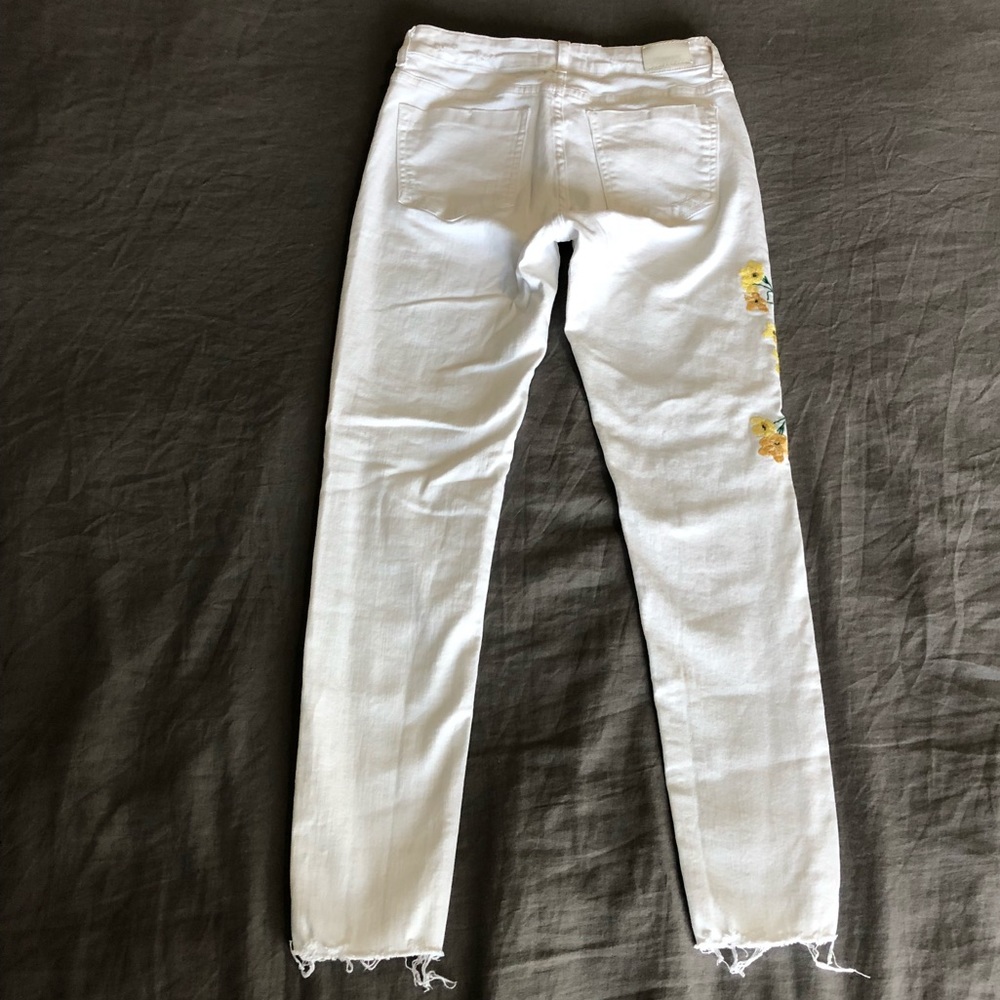Zara Basic White Crop Skinny Flower Distressed Euc - image 2